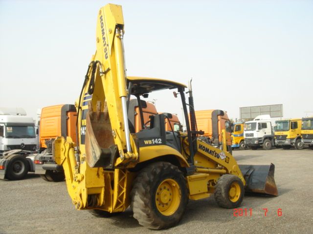 KOMATSU WB 142-5 filtry